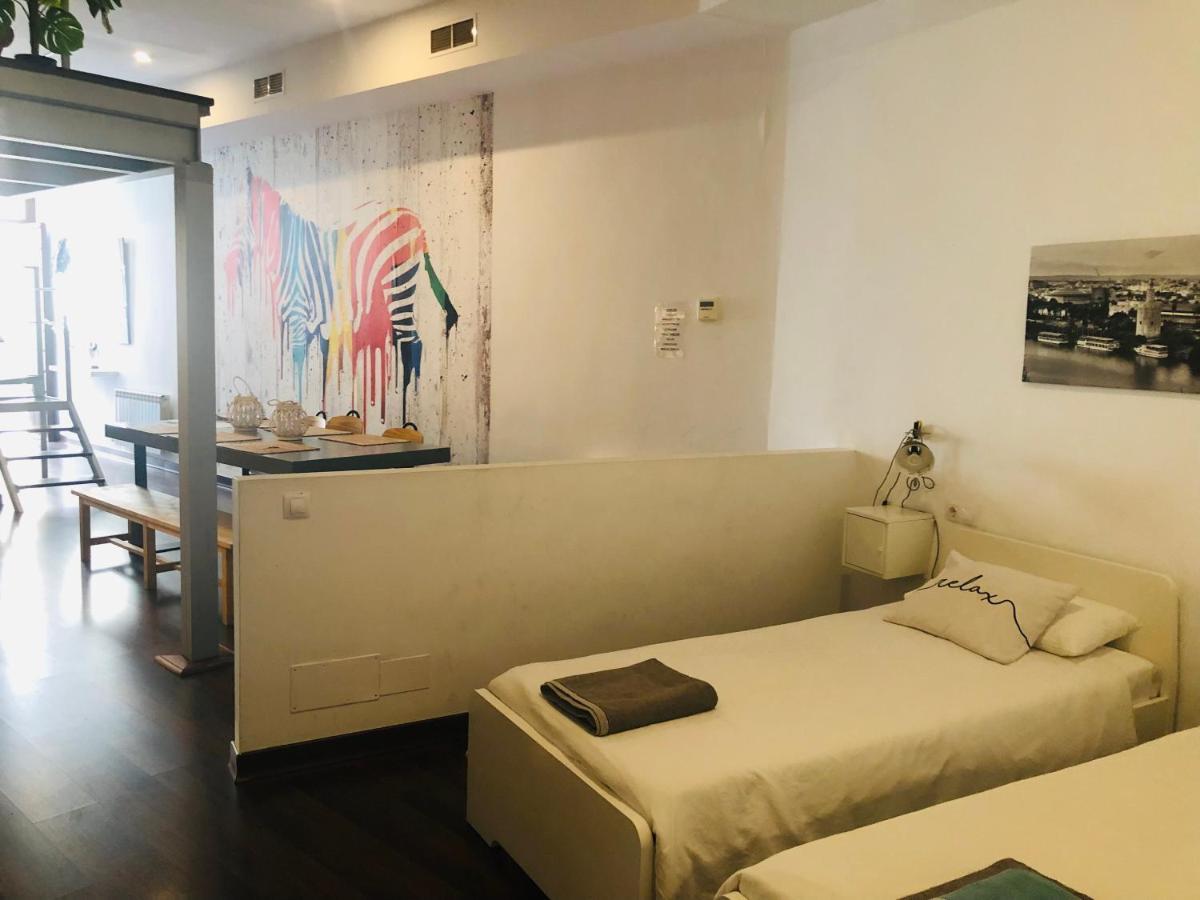 Apartamento LUJOSO LOFT a 2min a pie del casco histórico Sevilla Exterior foto
