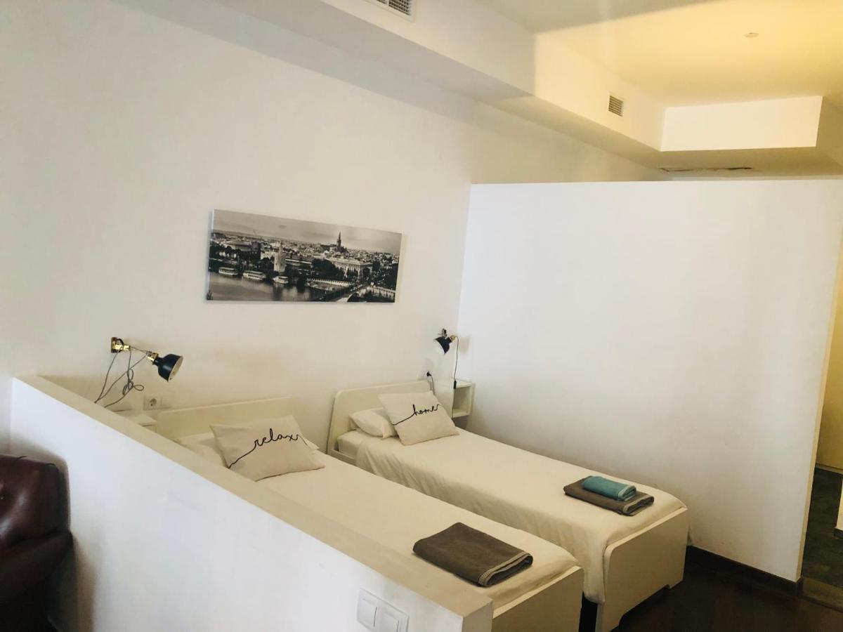 Apartamento LUJOSO LOFT a 2min a pie del casco histórico Sevilla Exterior foto