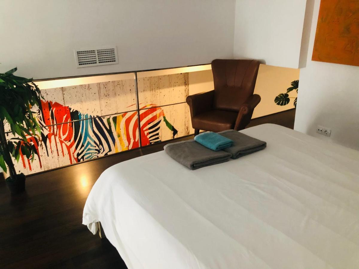 Apartamento LUJOSO LOFT a 2min a pie del casco histórico Sevilla Exterior foto