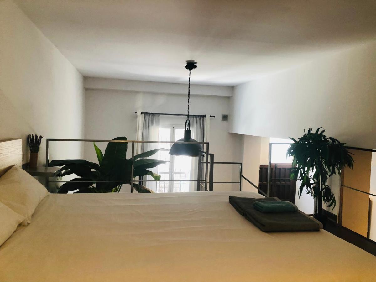 Apartamento LUJOSO LOFT a 2min a pie del casco histórico Sevilla Exterior foto